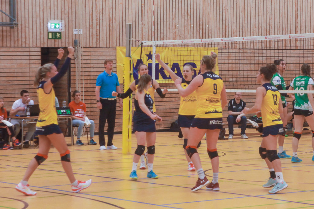 3. Liga: Wichtige Hürde in Hörde übersprungen.  FCJ Köln Damen beenden Auswärtspleite mit einem 3:2 Sieg (+19,-22,-20,+17,-12)